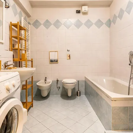 Apartmán Confy 2pax- Via Tartini, 26 *