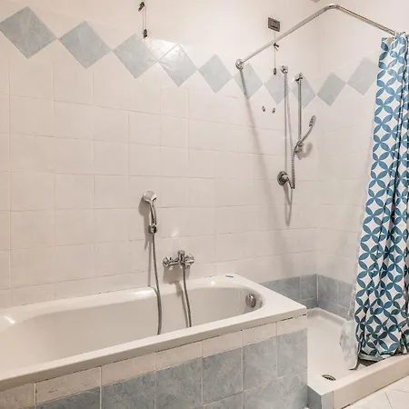 Apartmán Confy 2pax- Via Tartini, 26 *